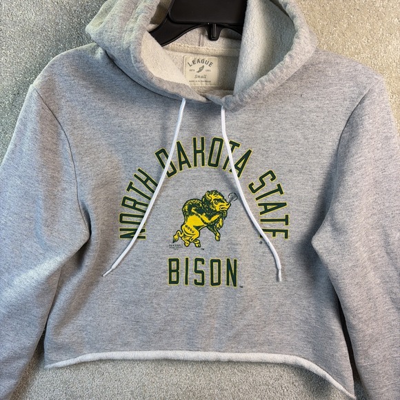 League Tops - North Dakota State Bison Hoodie Wmns Small LEAGUE Gray Cropped Sweatshirt Retro